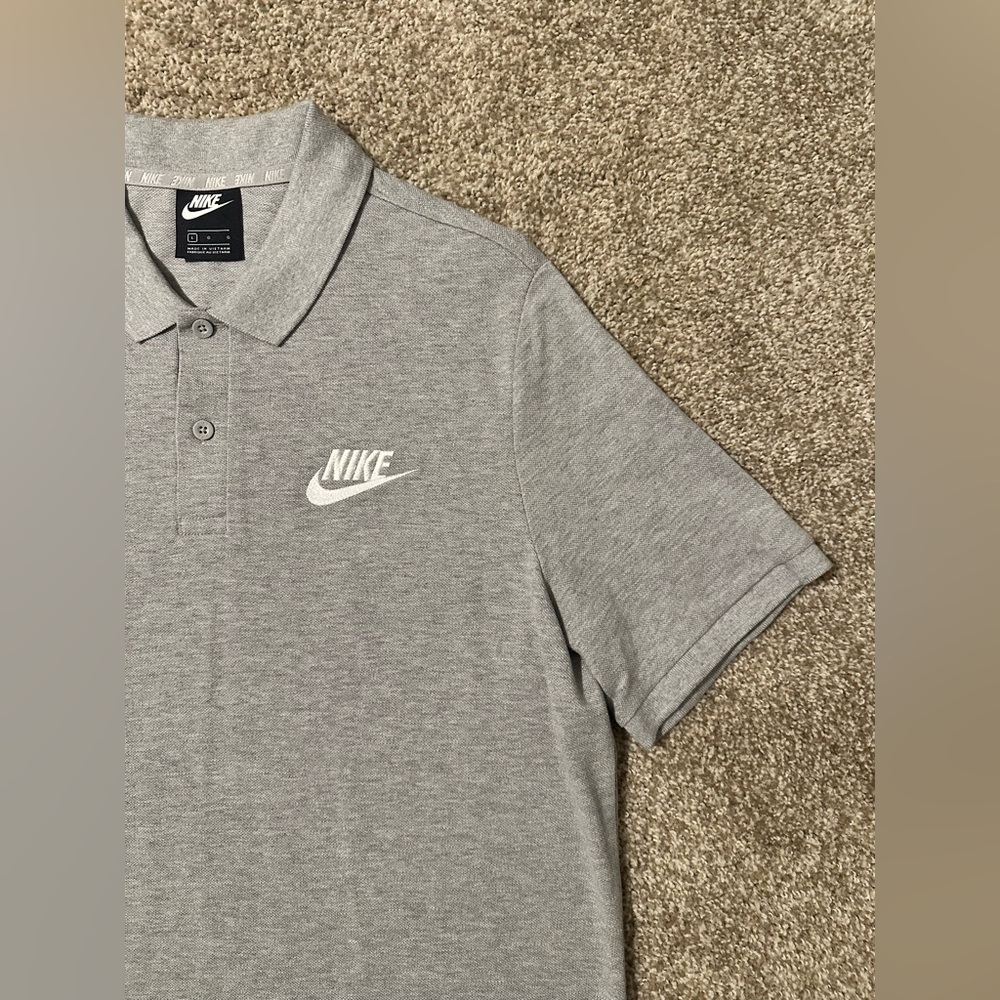 Grey nike collard shirt - Picture 2 of 4